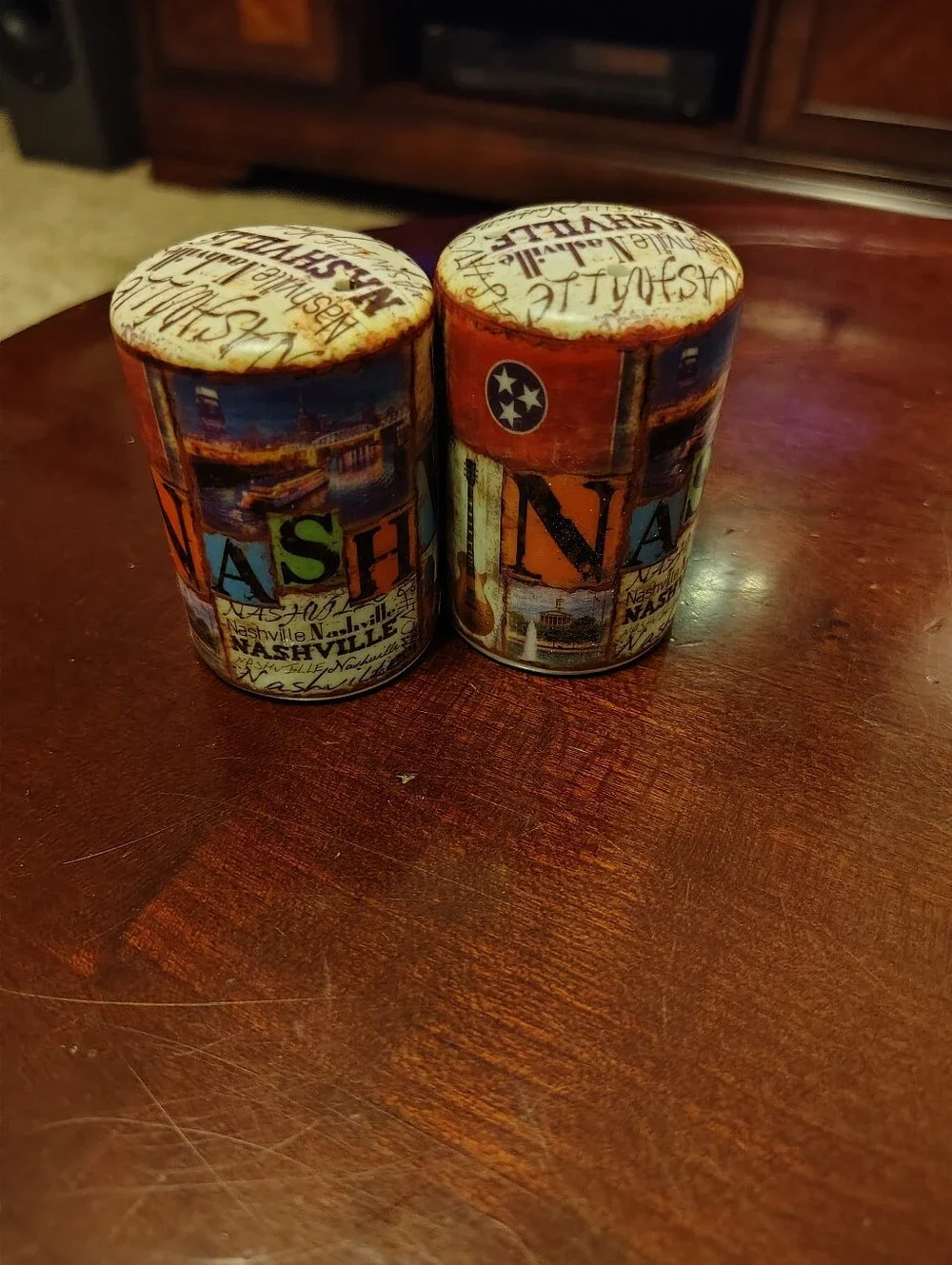 Nashville Souvenir Salt and Pepper Shakers - Multicolor